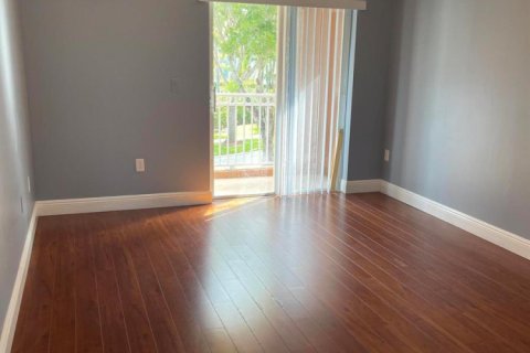 House in Wellington, Florida 5 bedrooms, 289.67 sq.m. № 2185066 - photo 24
