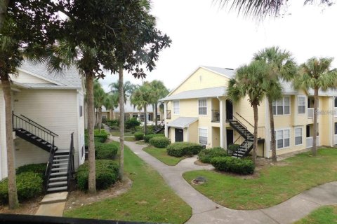 Condo in Orlando, Florida, 2 bedrooms  № 1848141 - photo 1