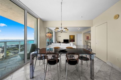 Condo in North Bay Village, Florida, 2 bedrooms  № 1861187 - photo 6