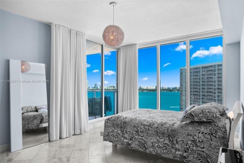 Condo in North Bay Village, Florida, 2 bedrooms  № 1861187 - photo 26