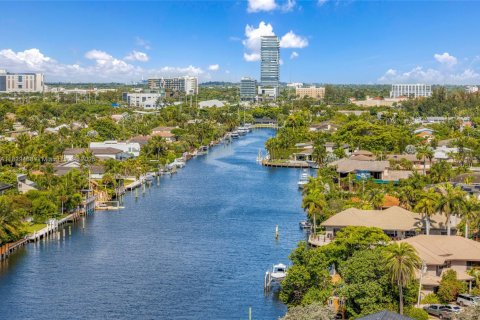 Condominio en venta en Hallandale Beach, Florida, 2 dormitorios, 106.37 m2 № 2034452 - foto 26