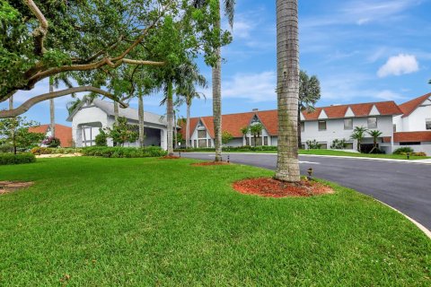 Condo in Delray Beach, Florida, 2 bedrooms  № 1224488 - photo 1