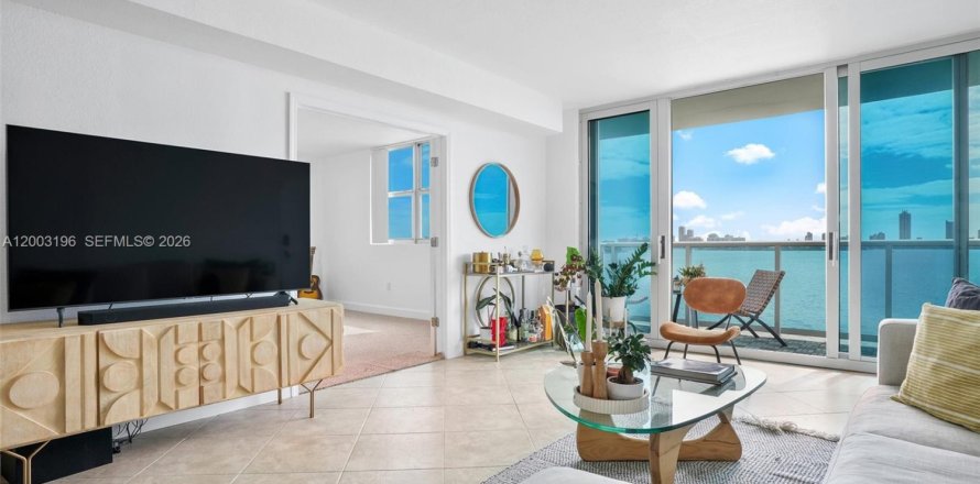 Condominio en North Bay Village, Florida, 3 dormitorios № 2250572