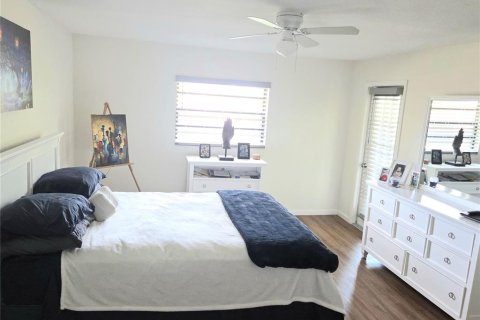 Copropriété à vendre à Bradenton, Floride: 2 chambres, 102.19 m2 № 2205437 - photo 19