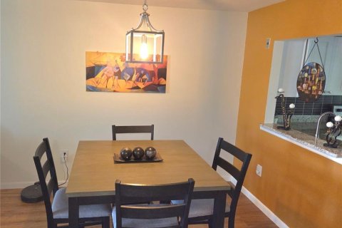 Copropriété à vendre à Bradenton, Floride: 2 chambres, 102.19 m2 № 2205437 - photo 6