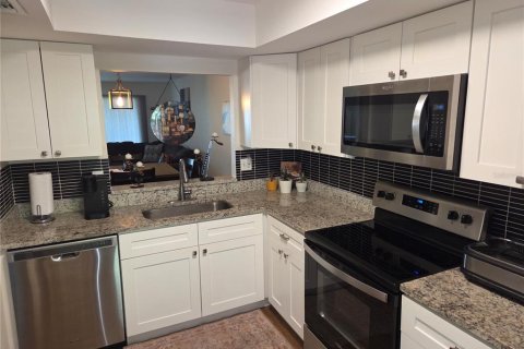 Copropriété à vendre à Bradenton, Floride: 2 chambres, 102.19 m2 № 2205437 - photo 9