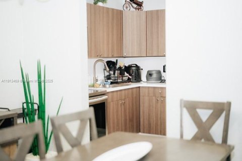 Copropriété à vendre à Hialeah, Floride: 2 chambres, 84.54 m2 № 2018299 - photo 20