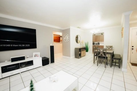 Copropriété à vendre à Hialeah, Floride: 2 chambres, 84.54 m2 № 2018299 - photo 5