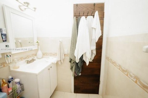 Copropriété à vendre à Hialeah, Floride: 2 chambres, 84.54 m2 № 2018299 - photo 9