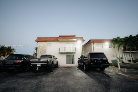 Condo in Hialeah, Florida, 2 bedrooms  № 2018299