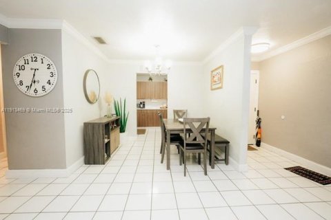 Copropriété à vendre à Hialeah, Floride: 2 chambres, 84.54 m2 № 2018299 - photo 6