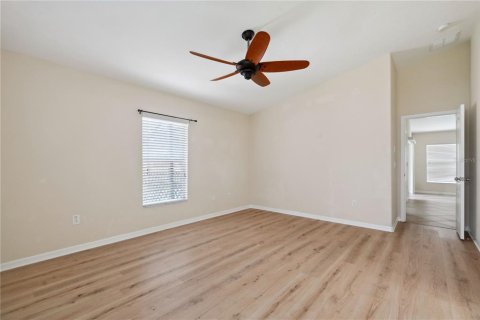 House in Hudson, Florida 4 bedrooms, 190.73 sq.m. № 1677786 - photo 7