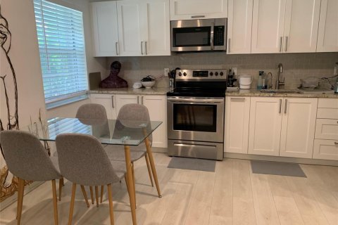 Apartment in Fort Lauderdale, Florida 2 bedrooms, 65.96 sq.m. № 2082942 - photo 2
