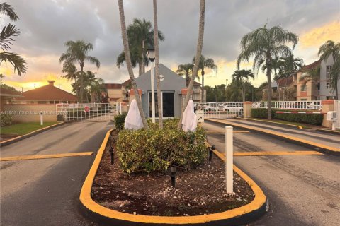 Copropriété à louer à Hialeah, Floride: 2 chambres, 102.75 m2 № 1954507 - photo 19