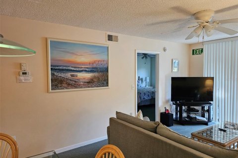 Condominio en alquiler en Bradenton, Florida, 2 dormitorios, 106 m2 № 231528 - foto 13