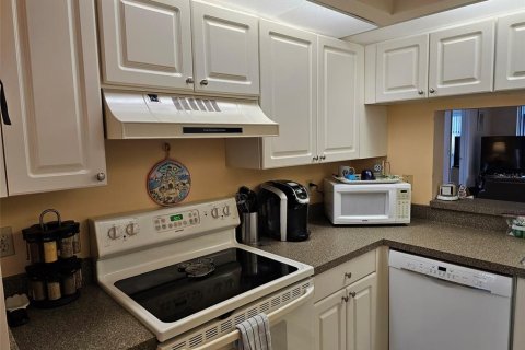 Condominio en alquiler en Bradenton, Florida, 2 dormitorios, 106 m2 № 231528 - foto 6