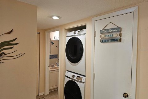 Condominio en alquiler en Bradenton, Florida, 2 dormitorios, 106 m2 № 231528 - foto 24