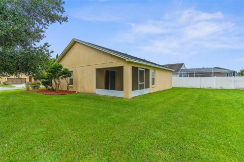 House in Zephyrhills, Florida 3 bedrooms, 127.09 sq.m. № 1913158 - photo 27