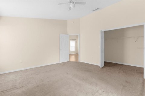 House in Zephyrhills, Florida 3 bedrooms, 127.09 sq.m. № 1913158 - photo 15