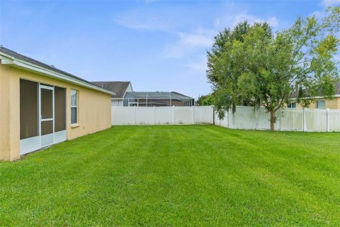 House in Zephyrhills, Florida 3 bedrooms, 127.09 sq.m. № 1913158 - photo 28