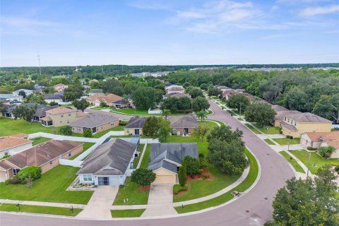 House in Zephyrhills, Florida 3 bedrooms, 127.09 sq.m. № 1913158 - photo 30