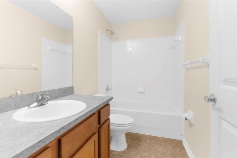 House in Zephyrhills, Florida 3 bedrooms, 127.09 sq.m. № 1913158 - photo 25
