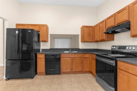 House in Zephyrhills, Florida 3 bedrooms, 127.09 sq.m. № 1913158 - photo 12