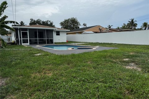 Villa ou maison à vendre à Hollywood, Floride: 3 chambres, 105.17 m2 № 1960294 - photo 22