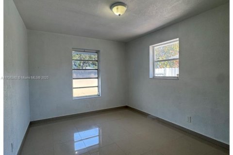 Villa ou maison à vendre à Hollywood, Floride: 3 chambres, 105.17 m2 № 1960294 - photo 12