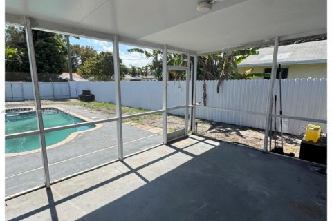 Villa ou maison à vendre à Hollywood, Floride: 3 chambres, 105.17 m2 № 1960294 - photo 16