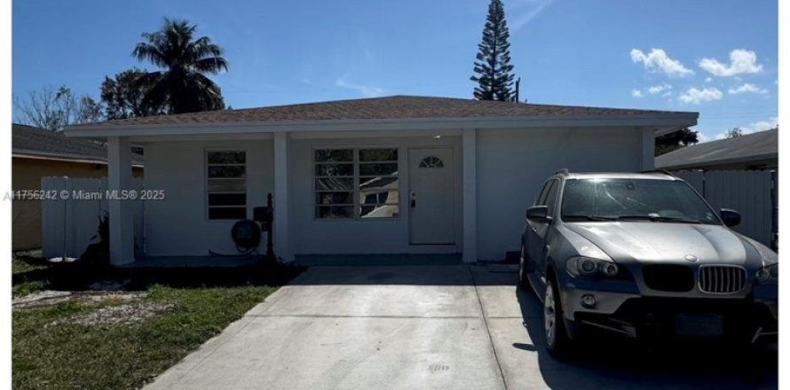 Villa ou maison à Hollywood, Floride 3 chambres, 105.17 m2 № 1960294