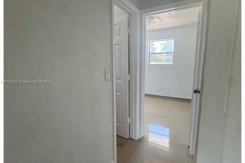 Villa ou maison à vendre à Hollywood, Floride: 3 chambres, 105.17 m2 № 1960294 - photo 11