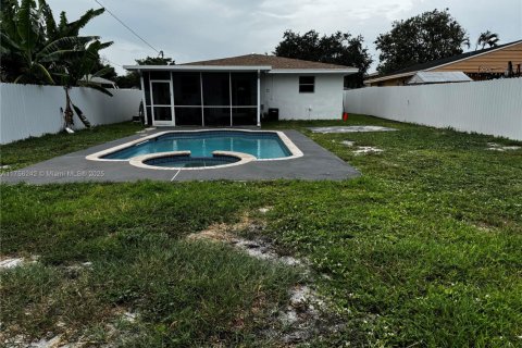 Villa ou maison à vendre à Hollywood, Floride: 3 chambres, 105.17 m2 № 1960294 - photo 21