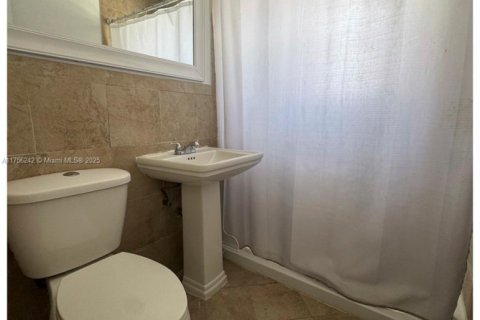 Villa ou maison à vendre à Hollywood, Floride: 3 chambres, 105.17 m2 № 1960294 - photo 13