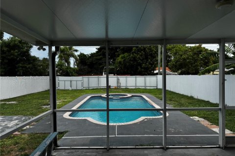 Villa ou maison à vendre à Hollywood, Floride: 3 chambres, 105.17 m2 № 1960294 - photo 20