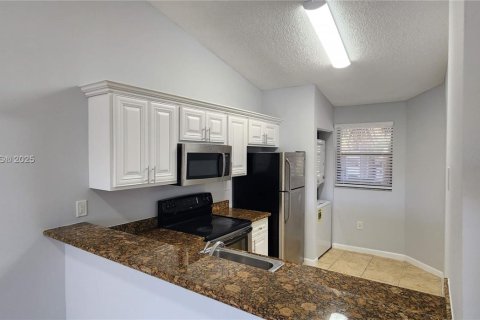 Купить кондоминиум в Санрайз, Флорида 2 спальни, 91.6м2, № 1973384 - фото 15