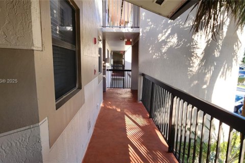 Купить кондоминиум в Санрайз, Флорида 2 спальни, 91.6м2, № 1973384 - фото 30