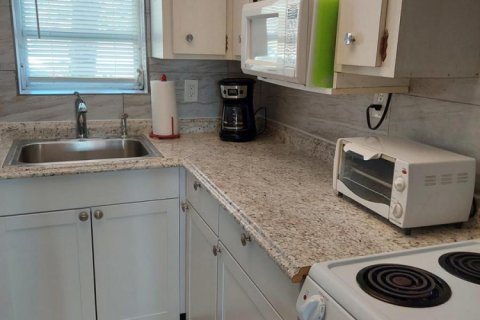 Condo in Pompano Beach, Florida, 1 bedroom № 2191169 - photo 7