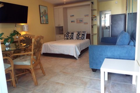 Condo in Pompano Beach, Florida, 1 bedroom № 2191169 - photo 16