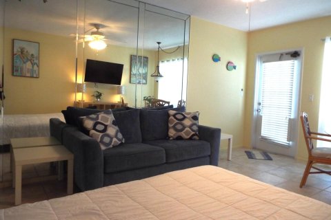Condo in Pompano Beach, Florida, 1 bedroom № 2191169 - photo 10