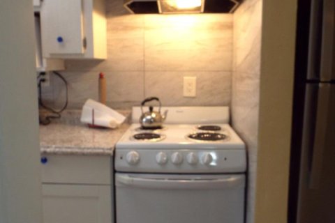 Condo in Pompano Beach, Florida, 1 bedroom № 2191169 - photo 6