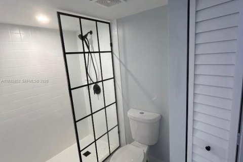 Купить кондоминиум в Коконат Крик, Флорида 2 спальни, 145.67м2, № 1994696 - фото 4