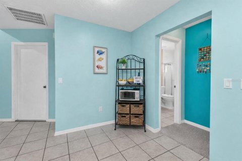 House in Rotonda, Florida 2 bedrooms, 163.42 sq.m. № 2157702 - photo 12
