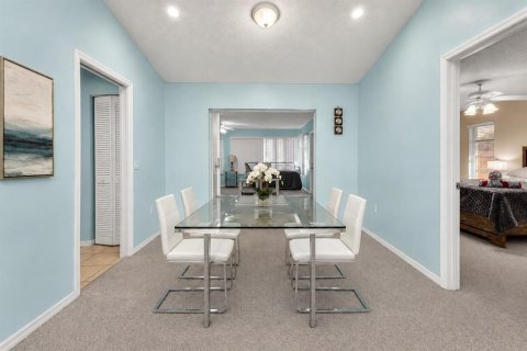 House in Rotonda, Florida 2 bedrooms, 163.42 sq.m. № 2157702 - photo 3