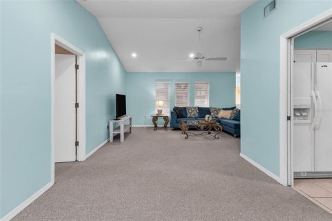 House in Rotonda, Florida 2 bedrooms, 163.42 sq.m. № 2157702 - photo 5
