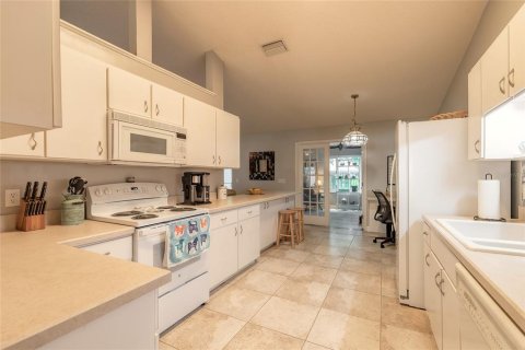 House in Port Orange, Florida 4 bedrooms, 217.48 sq.m. № 1812839 - photo 6