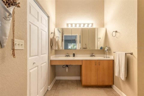House in Port Orange, Florida 4 bedrooms, 217.48 sq.m. № 1812839 - photo 20