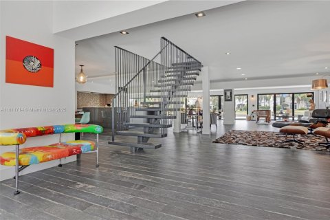 House in Hollywood, Florida 6 bedrooms, 504.55 sq.m. № 1756809 - photo 27
