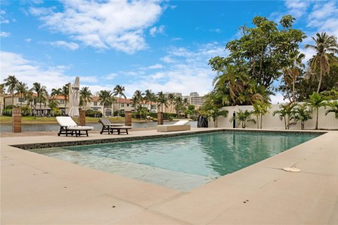 House in Hollywood, Florida 6 bedrooms, 504.55 sq.m. № 1756809 - photo 14