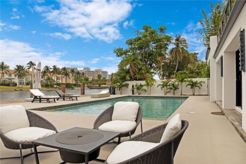 House in Hollywood, Florida 6 bedrooms, 504.55 sq.m. № 1756809 - photo 13